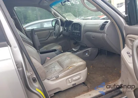 2005 Toyota Sequoia Sr5 V8 z USA, uszkodzony, nr VIN 5TDZT34A05S250927